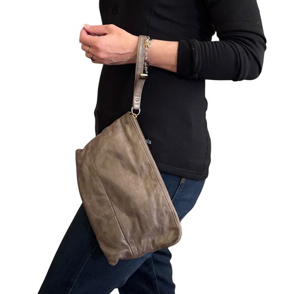 HOBO Light Brown Vintage Leather Slouchy Wristlet Handbag - Picture 3 of 10